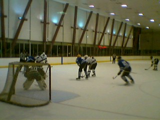 Sun v. Apple ice hockey